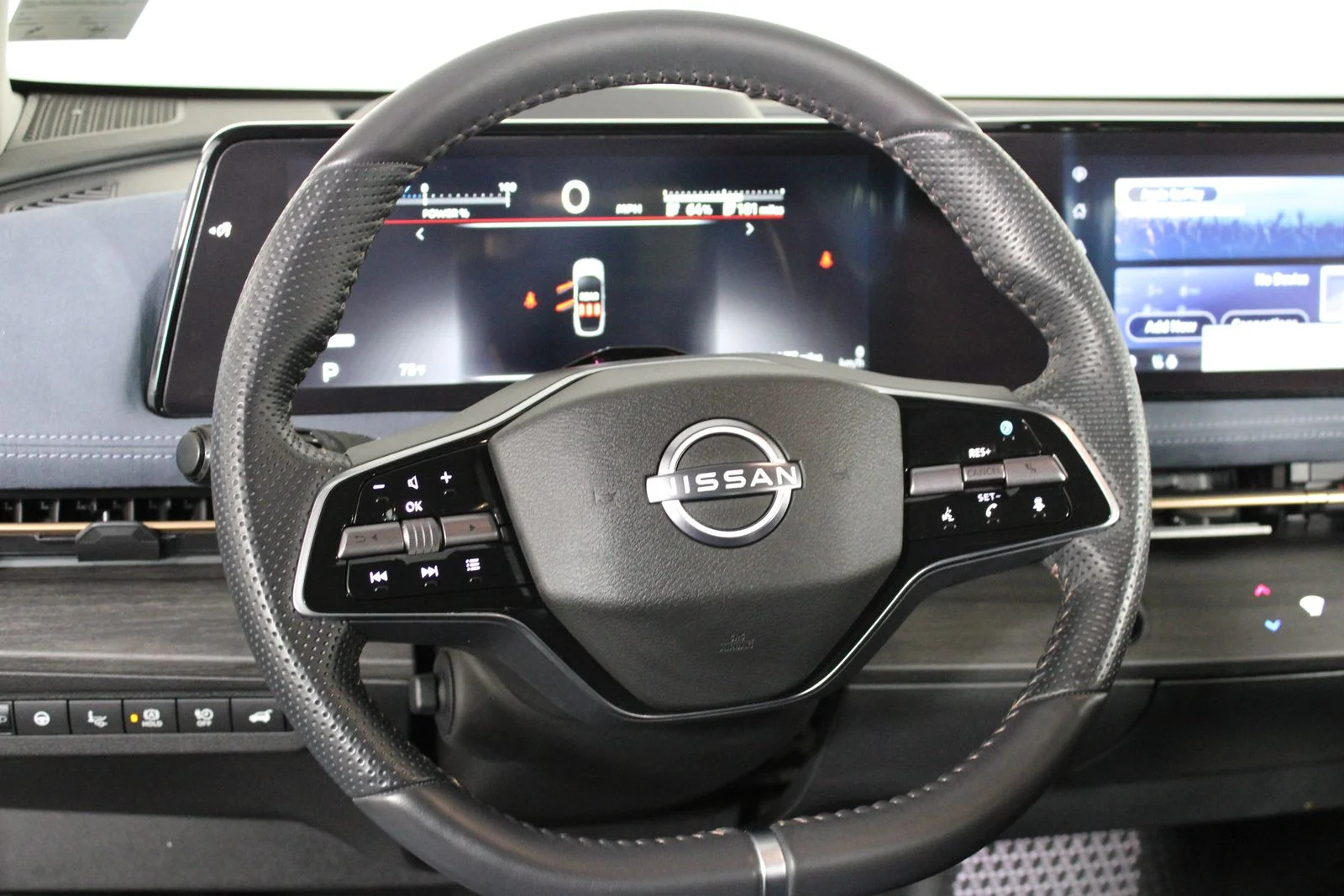 Used 2024 White Nissan PLATINUM+ e-4ORCE image 13