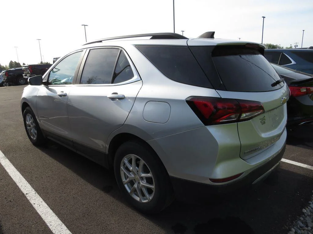 Used 2022 Silver Ice Metallic Chevrolet LT image 7