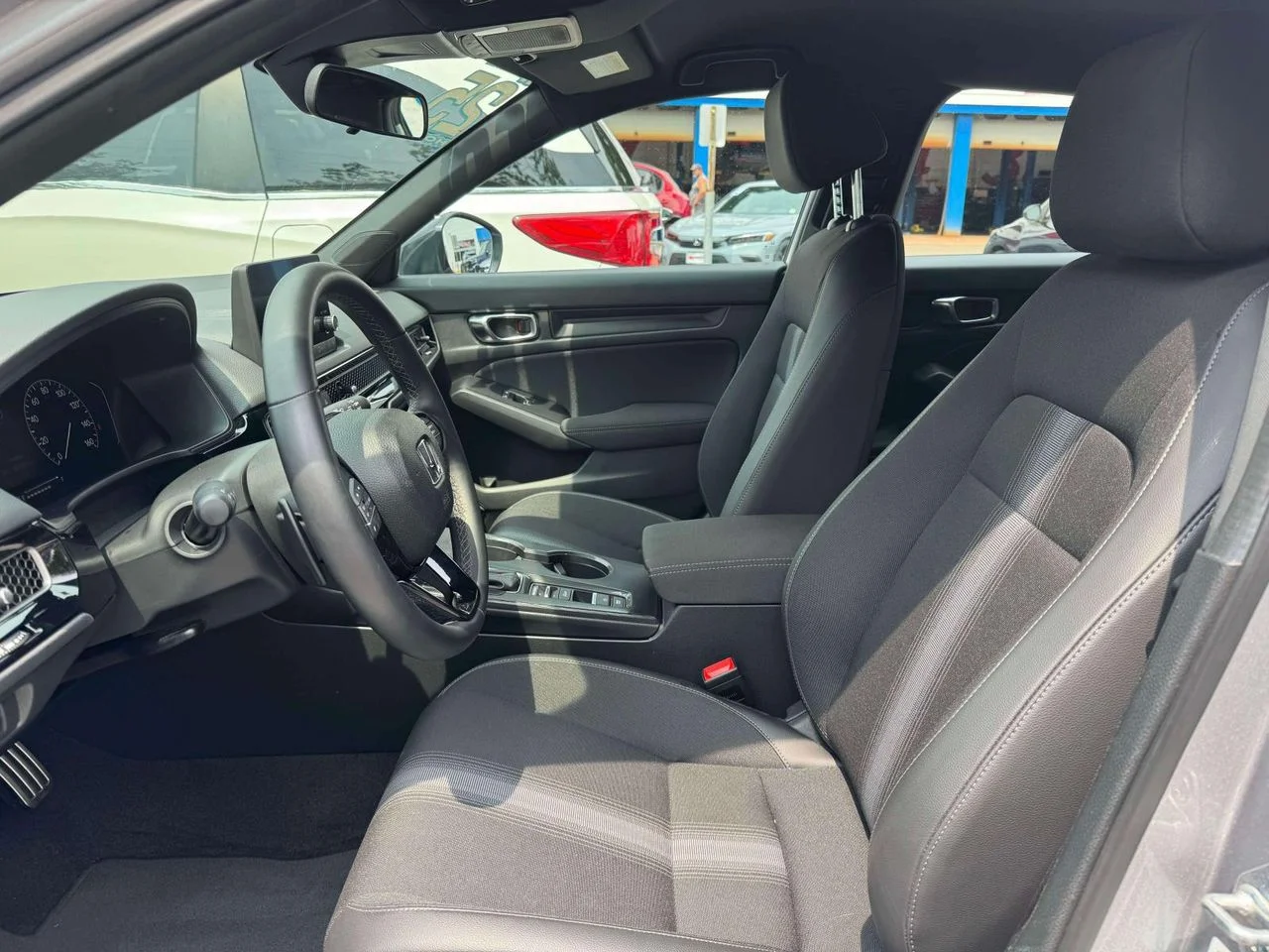 2025 Honda Civic Hatchback Sport - Photo 17