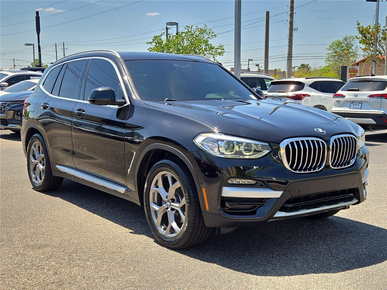 Used 2020 Black Sapphire Metallic BMW xDrive30i image 4