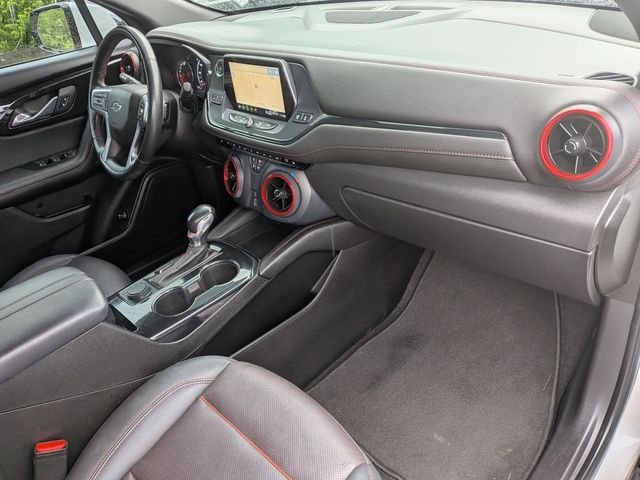 Used 2021 Iridescent Pearl Tricoat Chevrolet RS image 22