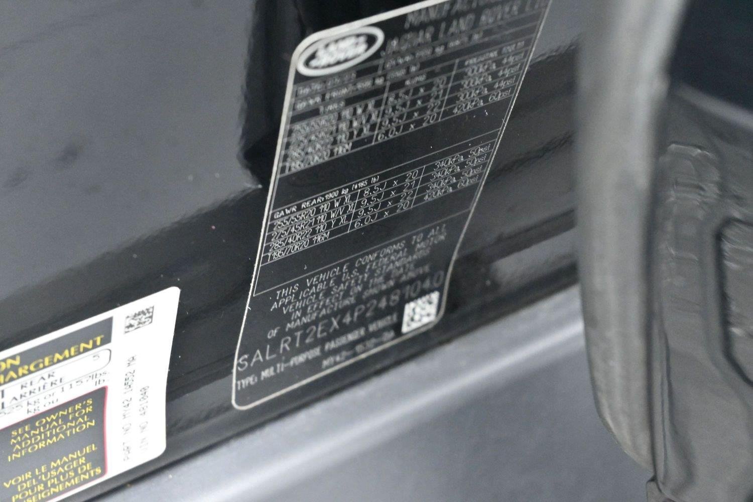 Used 2023 Black Land Rover S R-Dynamic image 46
