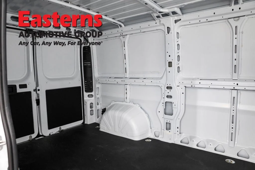 Used 2025 White Ram Base image 20