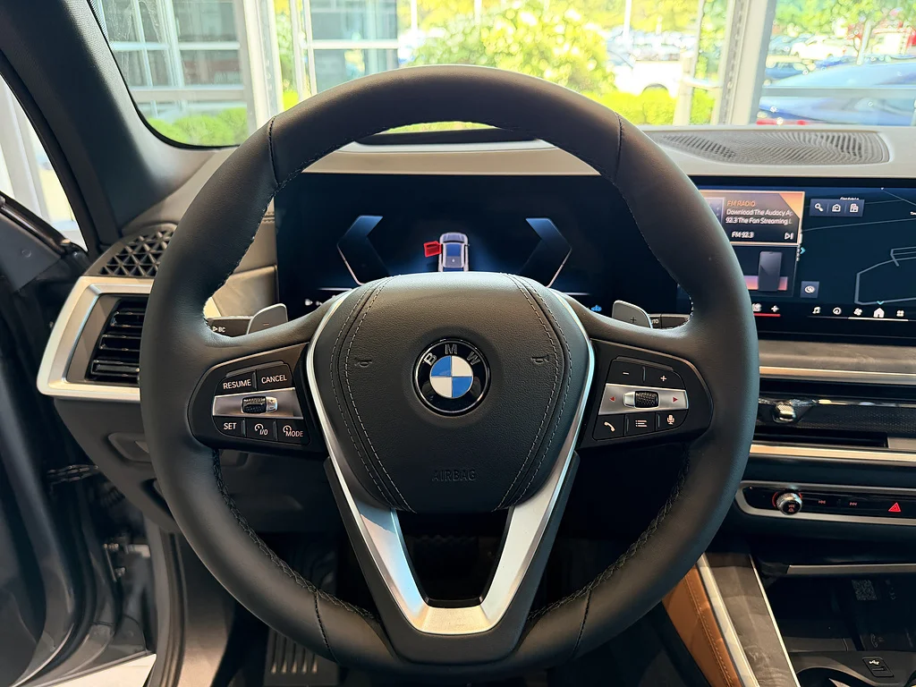 New 2026 Skyscraper Grey Metallic BMW xDrive40i image 9