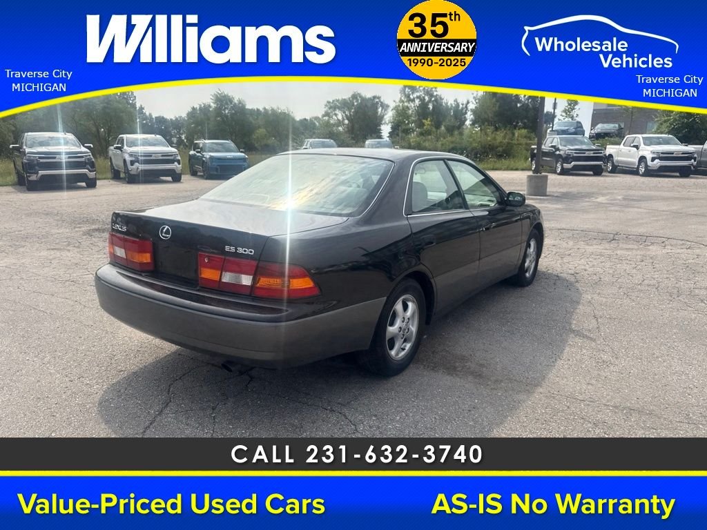 Used 1999 Black Lexus 300 image 17