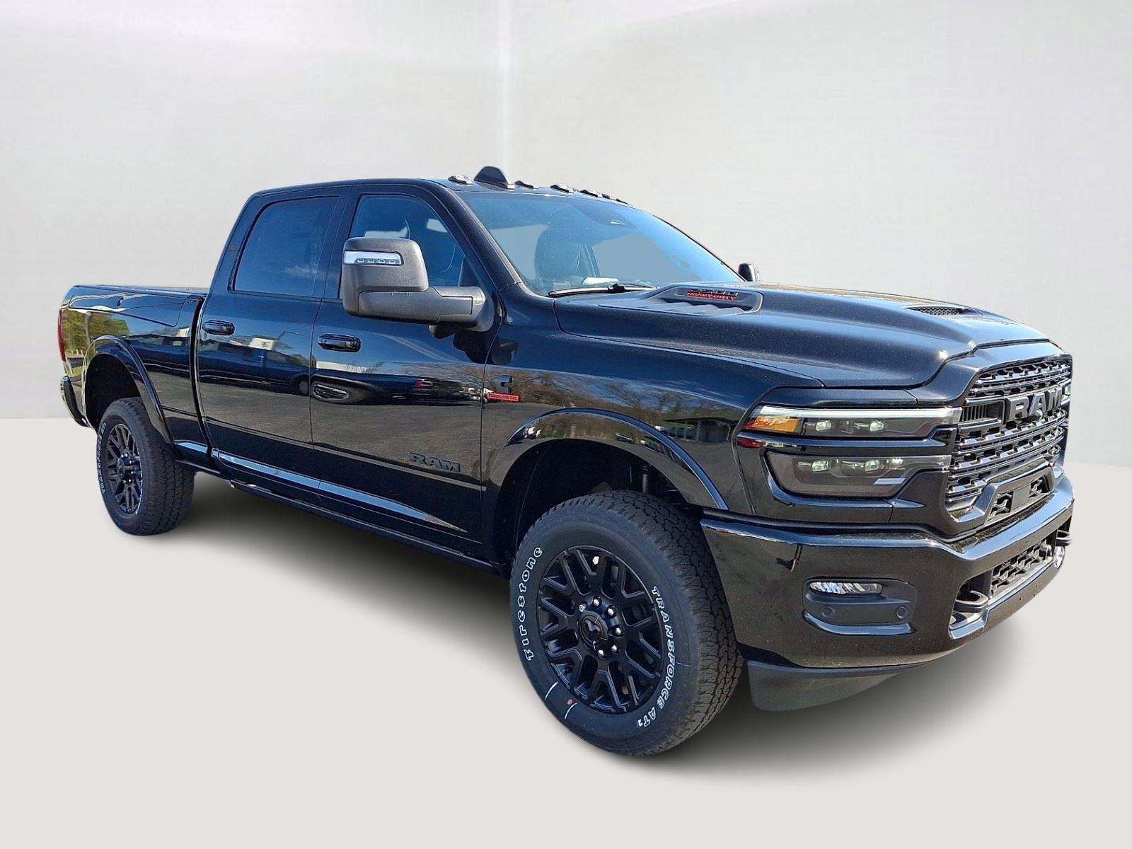 New 2026 Diamond Black Crystal Pearl-Coat Exterior Paint RAM Limited image 2