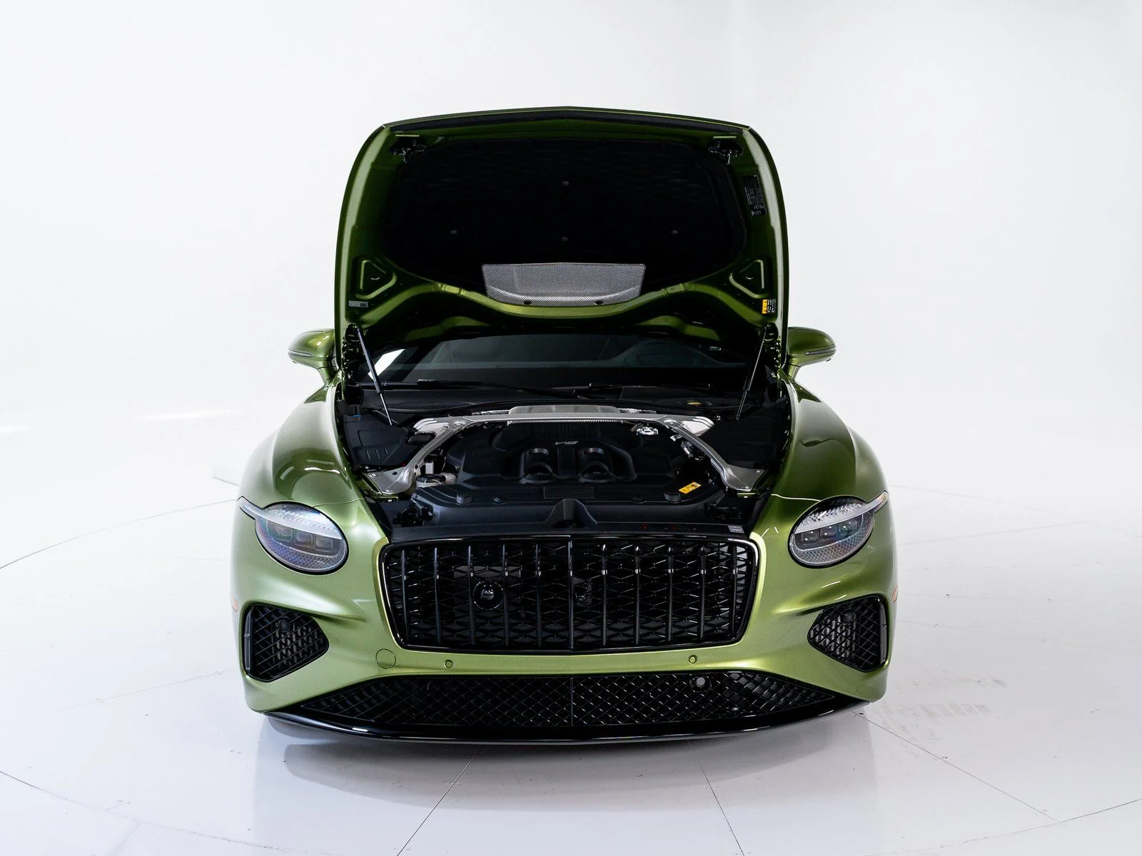 New 2026 Tourmaline Green - by Mulliner Bentley Azure image 40