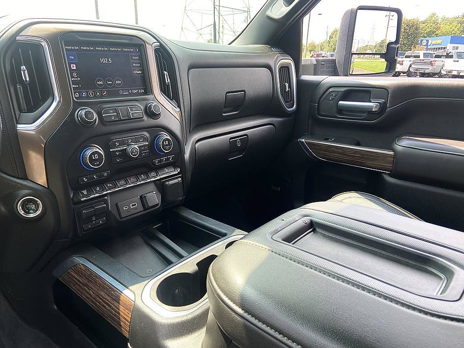 Used 2021 Black Chevrolet High Country image 18