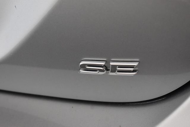 Used 2019 Silver Toyota SE image 15