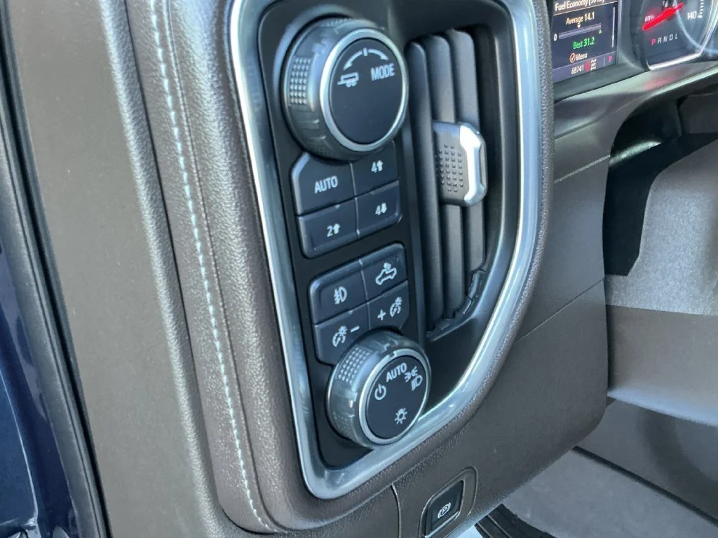 Used 2020 Blue Chevrolet RST image 32