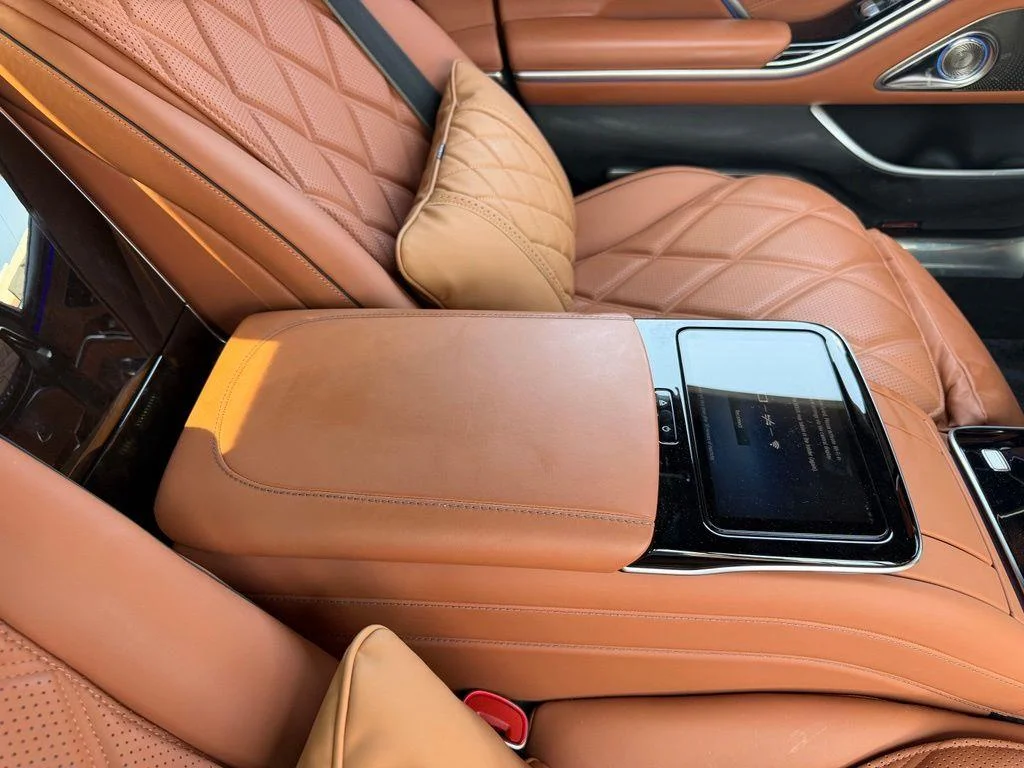 Used 2024 Black Mercedes-Benz Maybach S 580 image 15