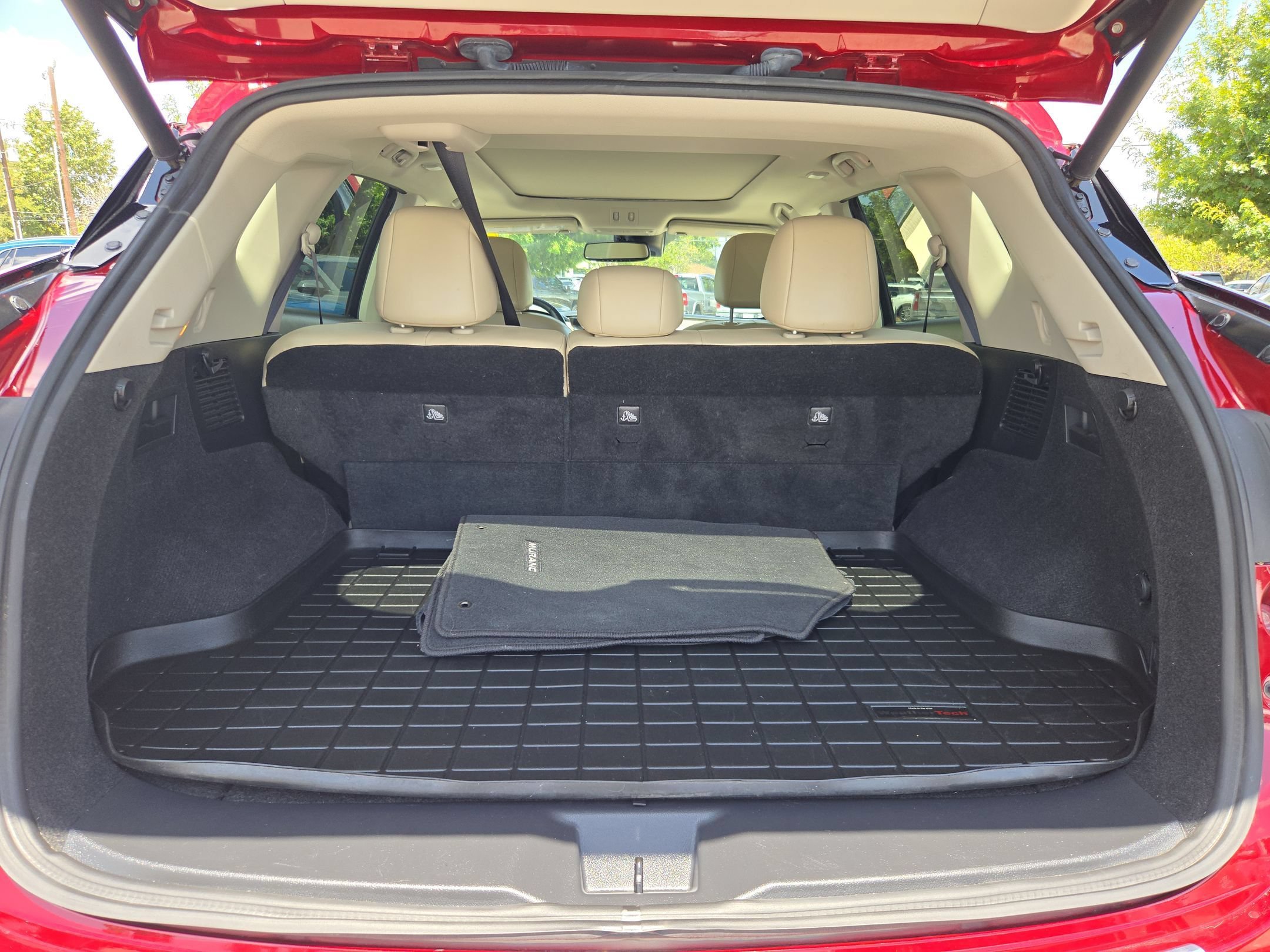Used 2022 Scarlet Ember Tintcoat Nissan SL image 23