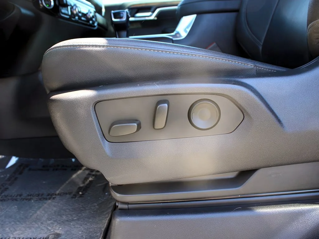 Used 2024 Sterling Metallic GMC SLT image 13