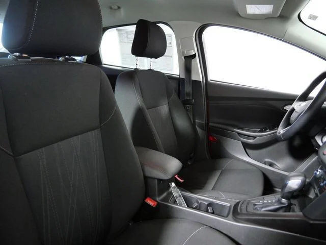 Used 2018 Red Ford SE image 11