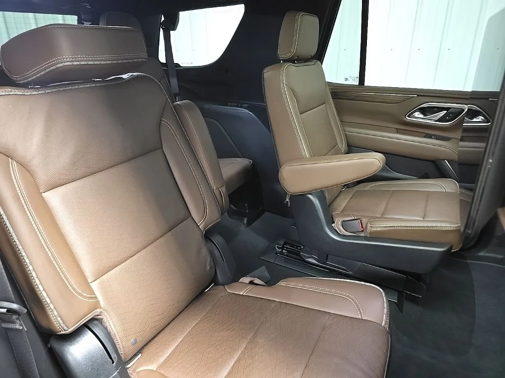 Used 2021 Black Chevrolet High Country image 17