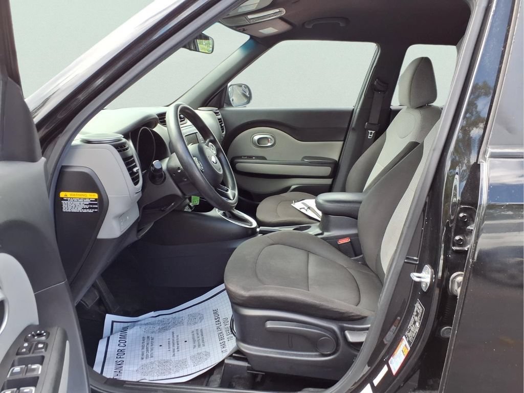 Used 2017 Black Kia Base image 15