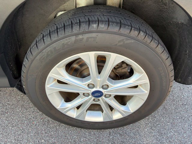 Used 2018 White Ford SE image 12