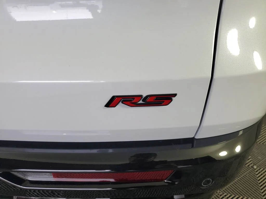 New 2026 Polar White Tricoat Chevrolet RS image 35