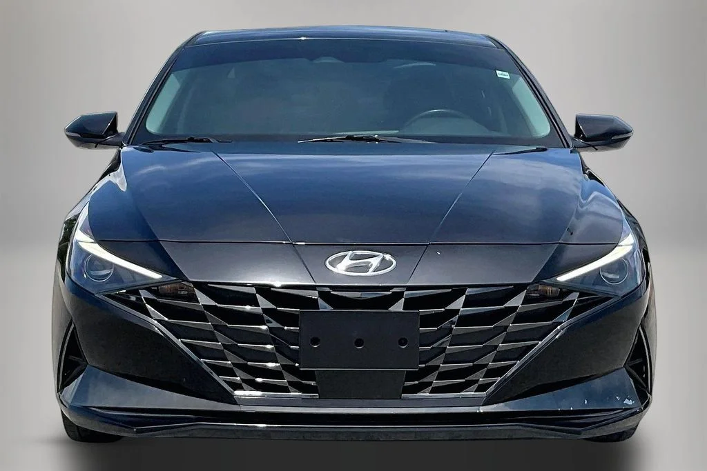 Used 2022 Black Hyundai SEL image 3