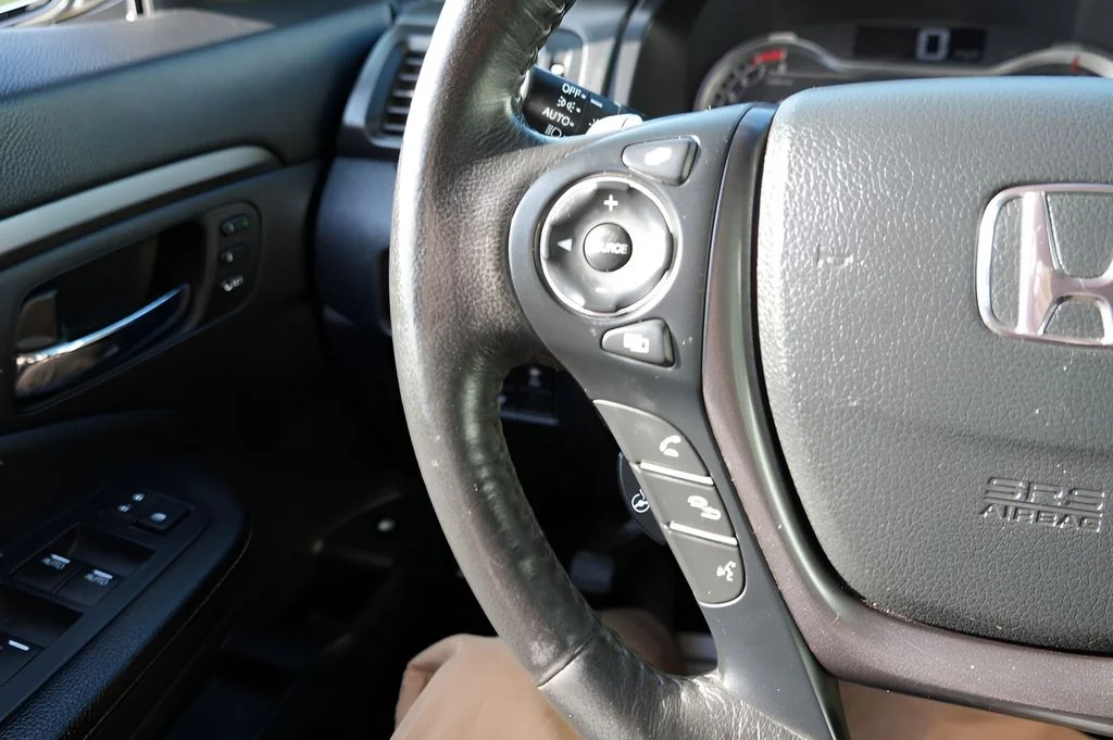 Used 2023 White Honda RTL-E image 21