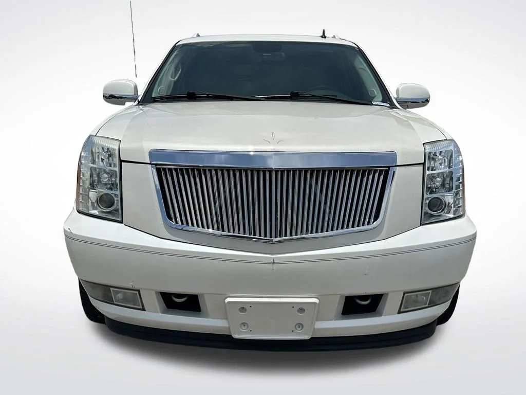 Used 2013 White Cadillac Premium image 6