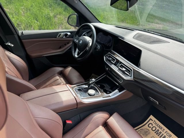 Used 2019 Black Sapphire Metallic BMW xDrive40i image 19