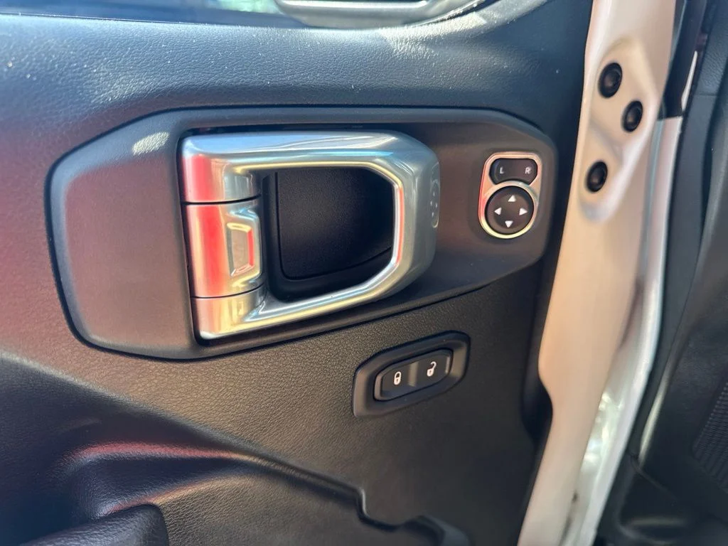 Used 2022 White Jeep Unlimited Willys image 25