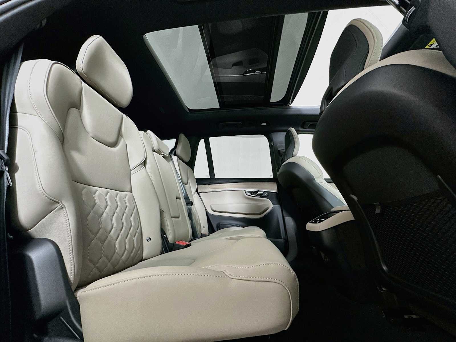 New 2026 Crystal White Volvo Plus image 26