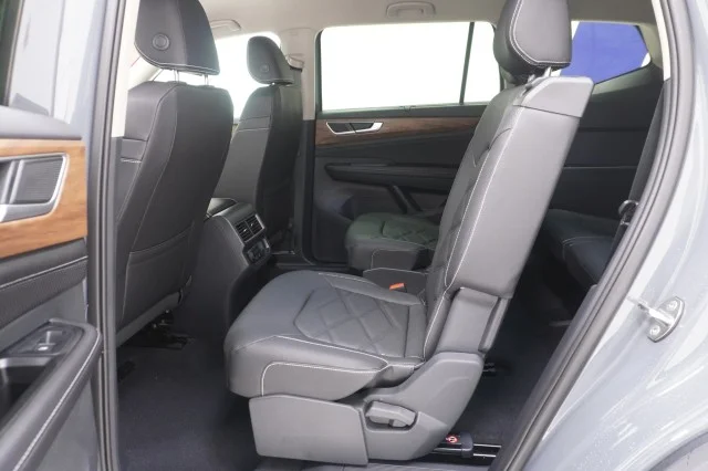 New 2026 Pure Gray Volkswagen 2.0T SE w/Technology image 20