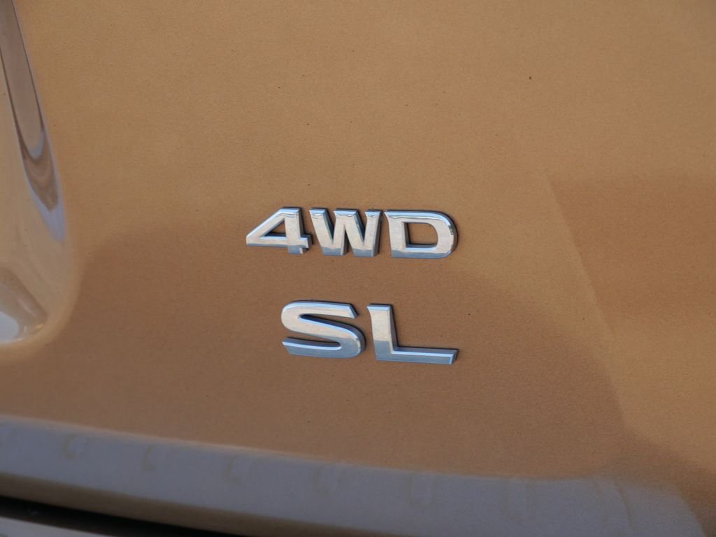 Used 2017 Beige Nissan SL image 8