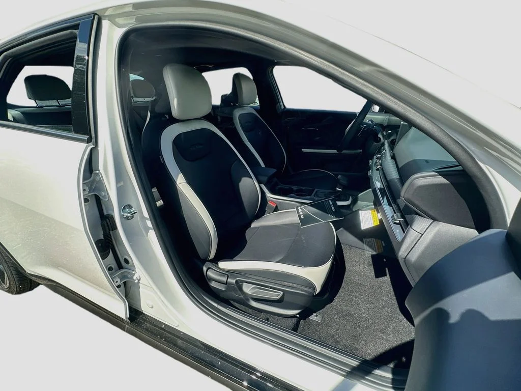 New 2026 Snow White Pearl Kia GT-Line image 27