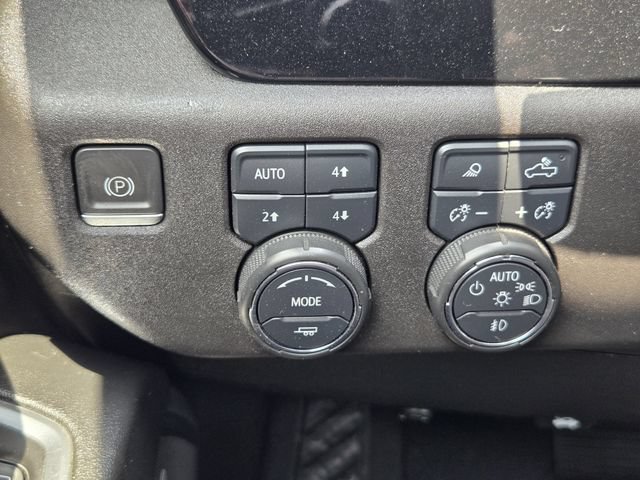 Used 2024 Lakeshore Blue Metallic Chevrolet RST image 19