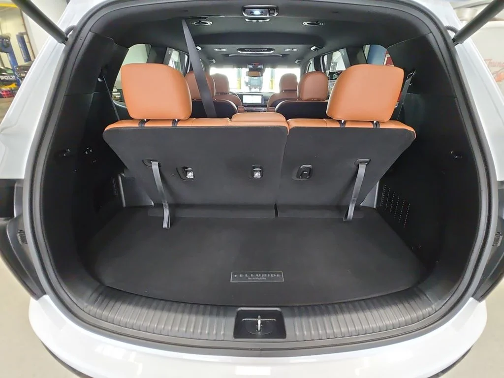 Used 2024 White Kia EX X-Line image 23