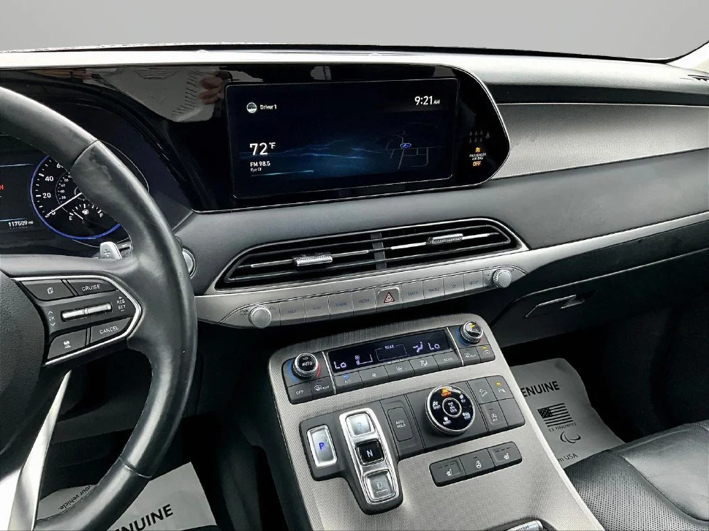Used 2021 Black Hyundai SEL image 11