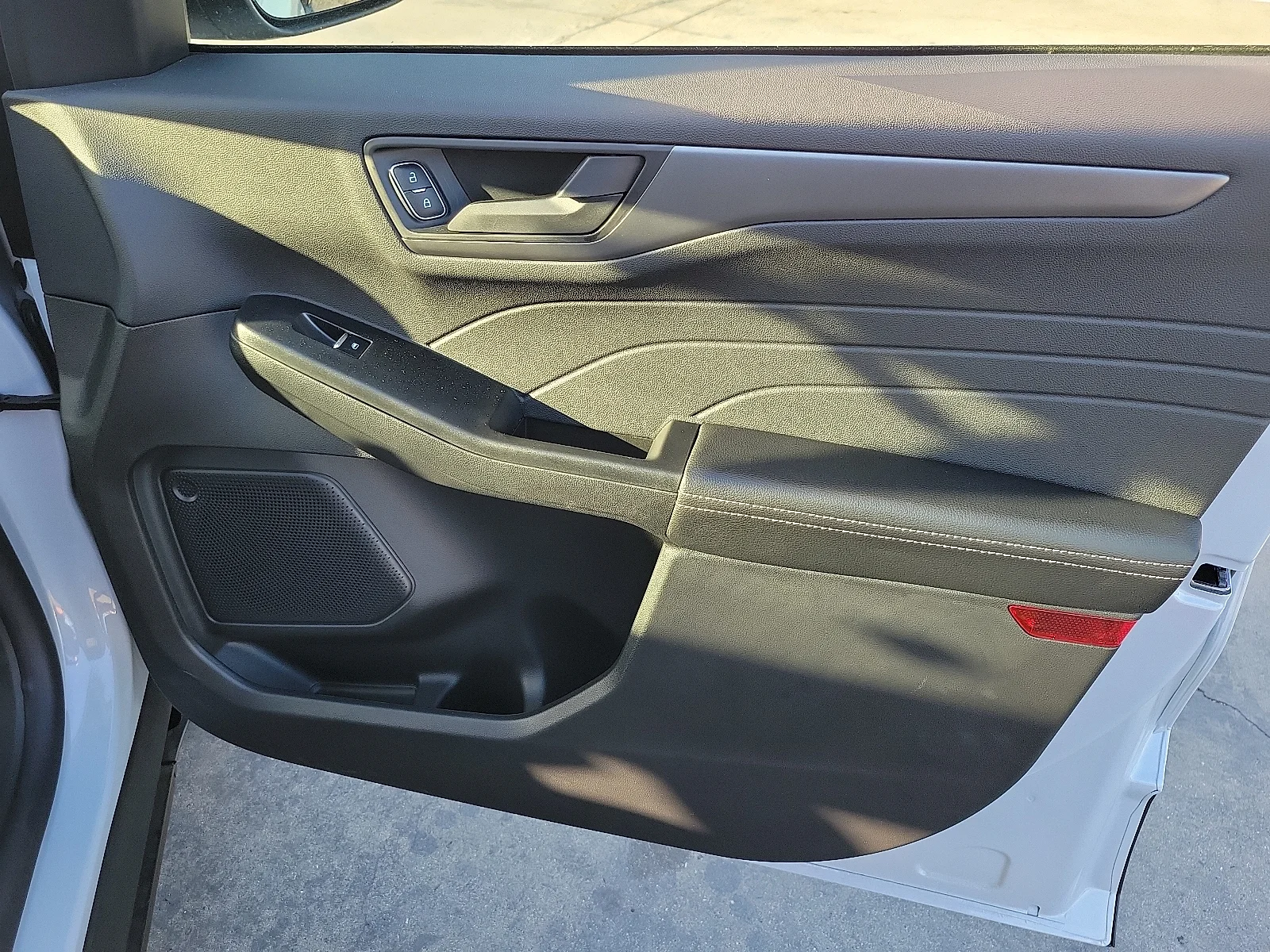 Used 2025 Silver Metallic Ford Active image 16