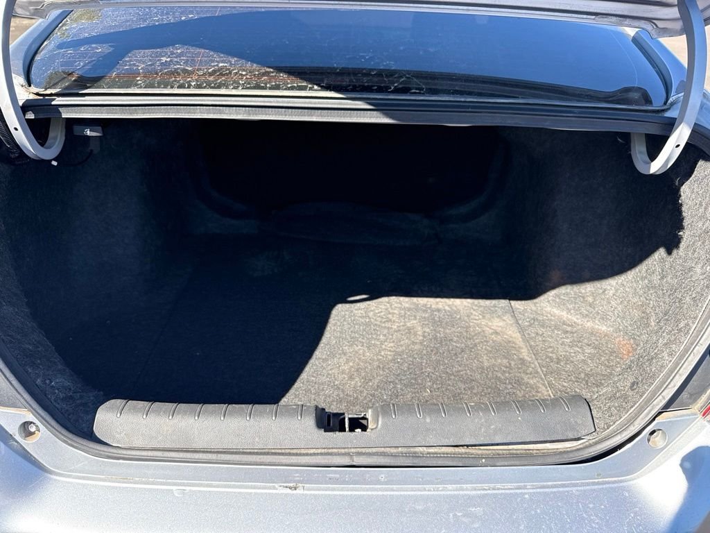 Used 2018 Lunar Silver Metallic Honda LX image 19