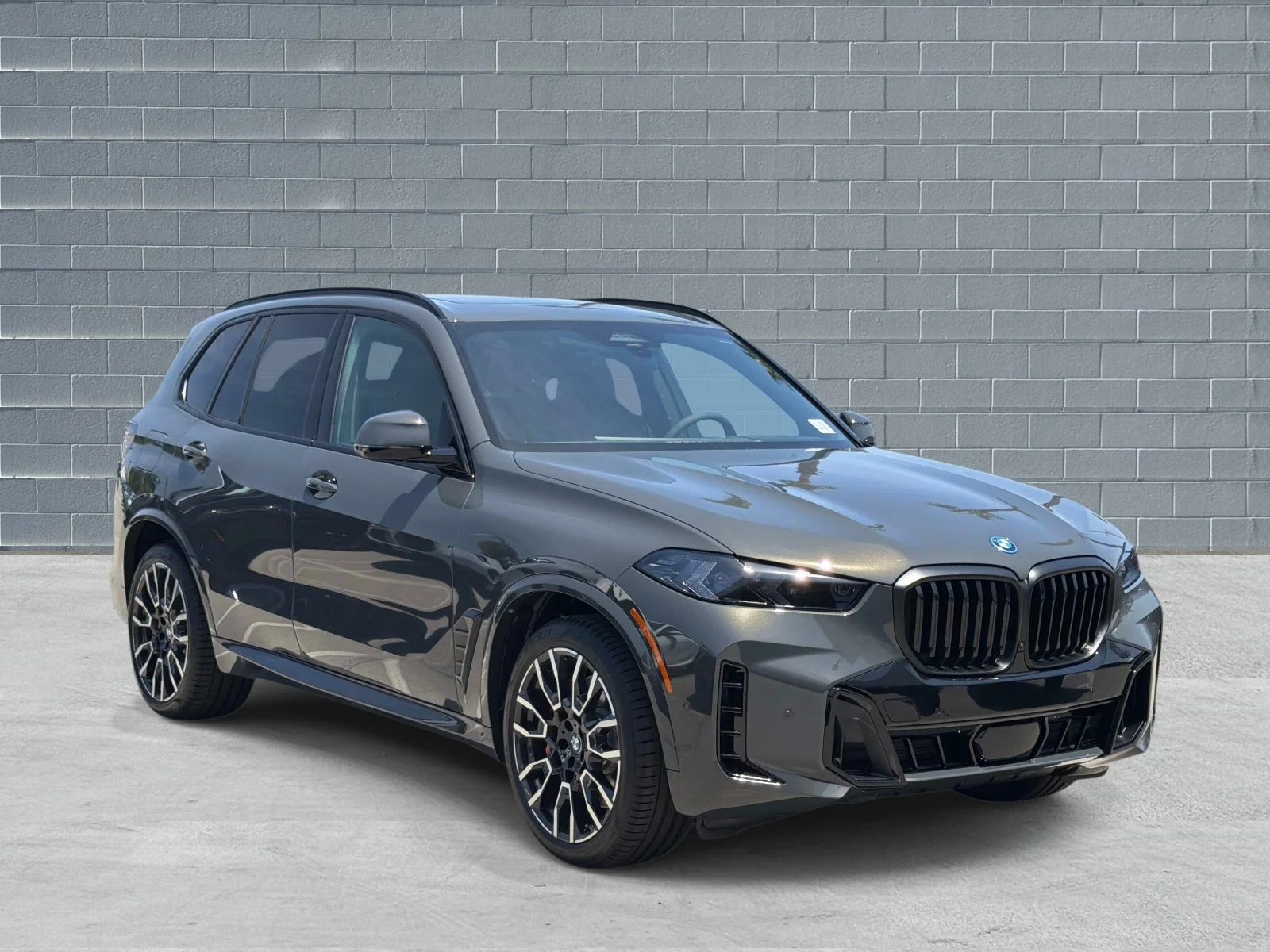 New 2026 Dravit Grey Metallic BMW xDrive50e image 1
