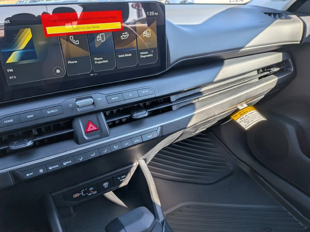 New 2027 Snow White Pearl Kia LXS image 42