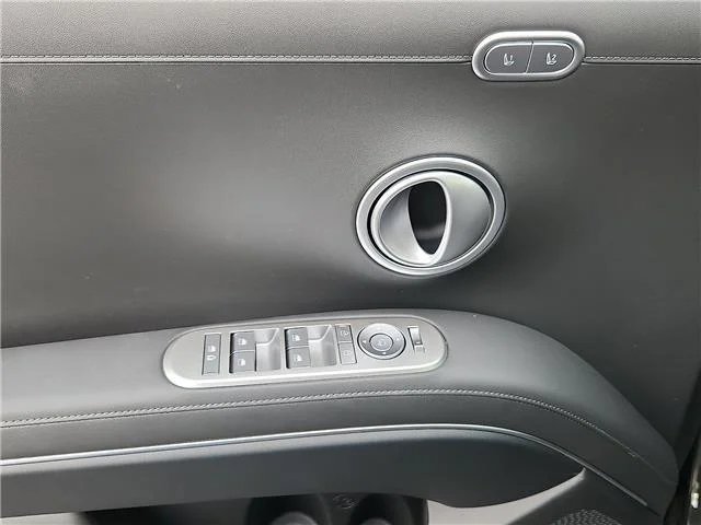 New 2026 Titan Charcoal Pearl Hyundai SEL Premium image 10