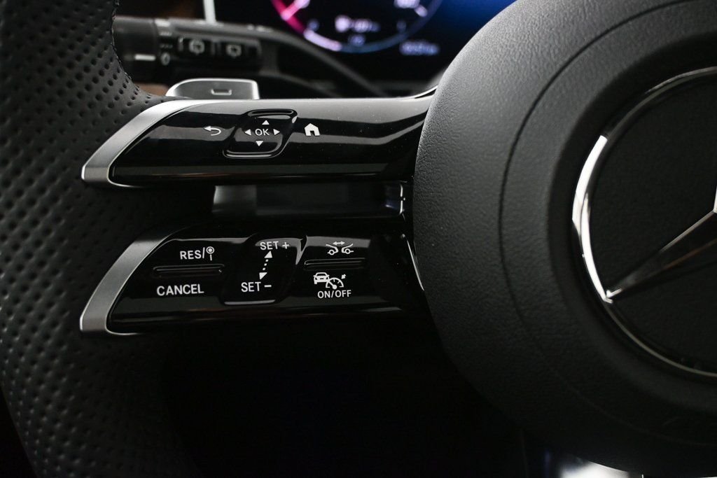 2025 Mercedes-Benz GLC Base - Photo 10