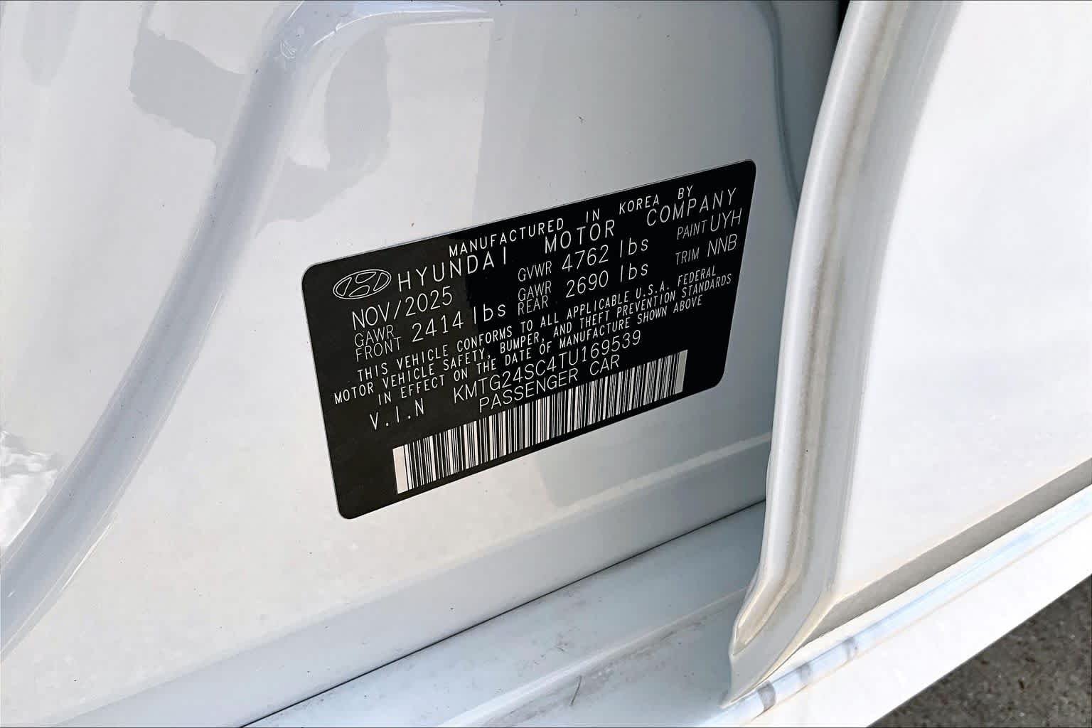 Certified Used 2026 Uyuni White Genesis 2.5T Prestige image 58