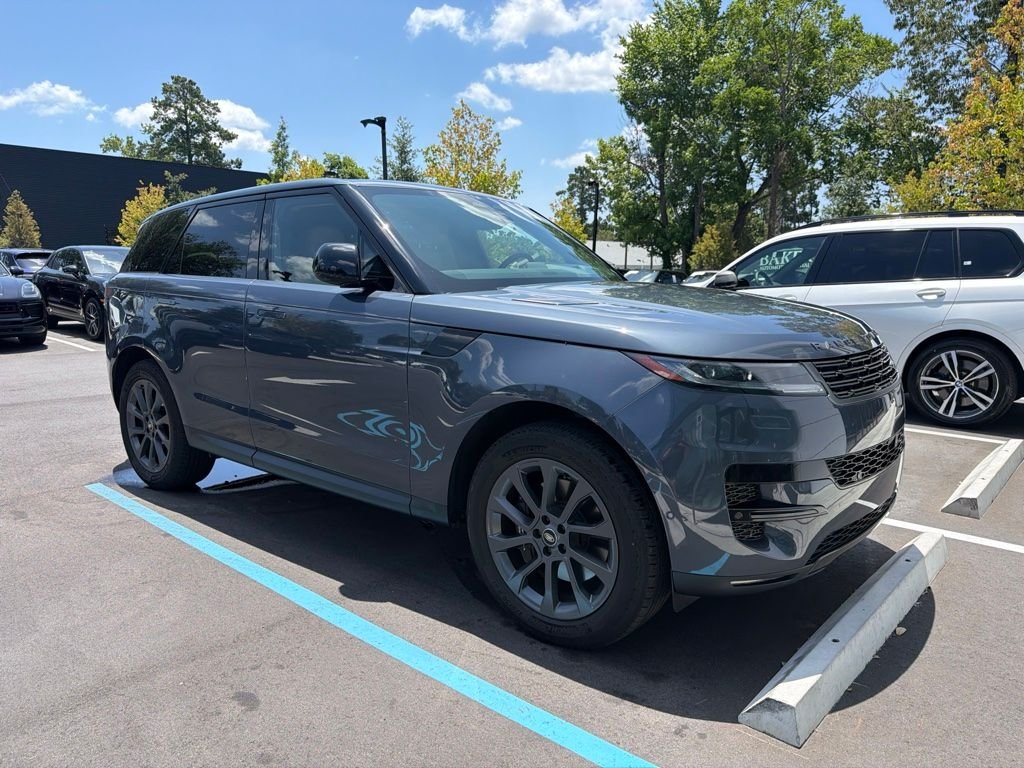 Used 2024 Blue Land Rover SE image 4