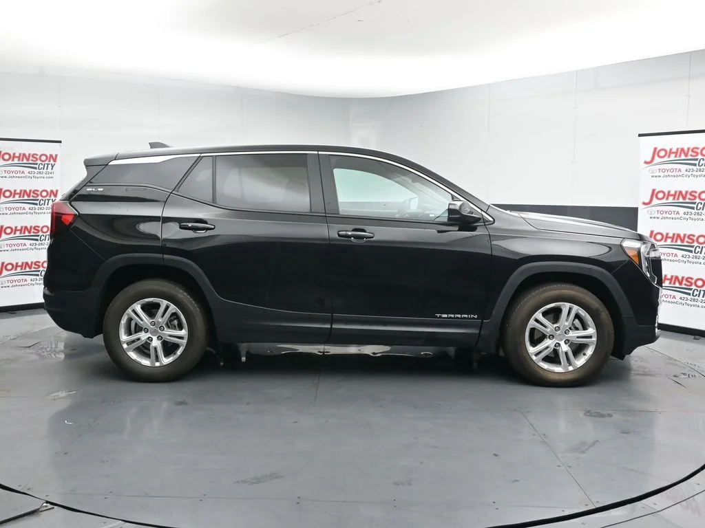 2024 GMC Terrain SLE - Photo 9
