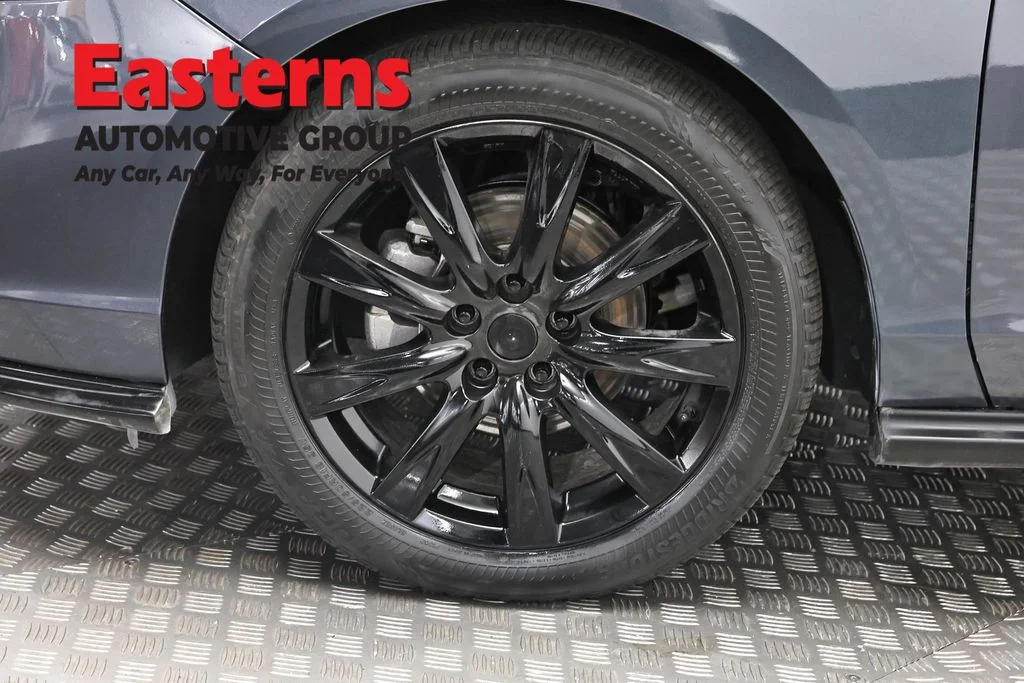 Used 2025 Gray Honda SE image 30