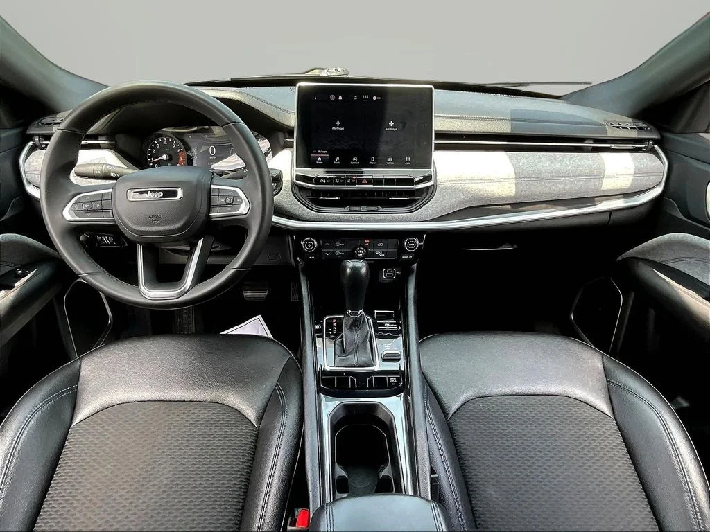Used 2024 Diamond Black Jeep Latitude image 7