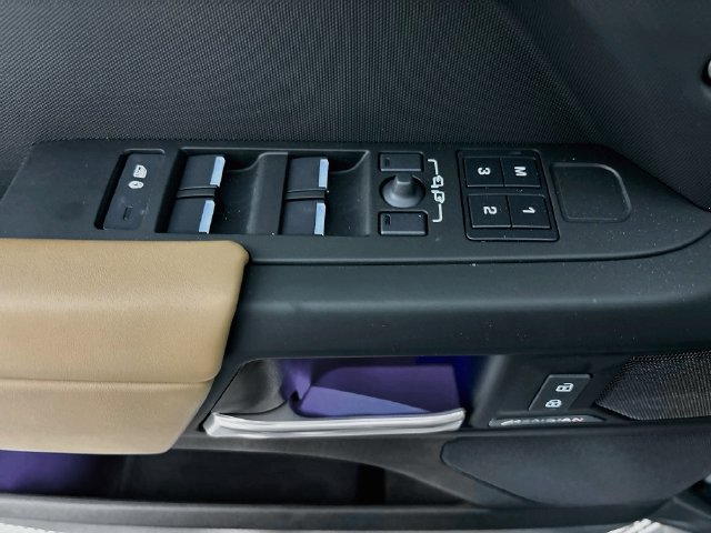 New 2026 Santorini Black Land Rover S image 12