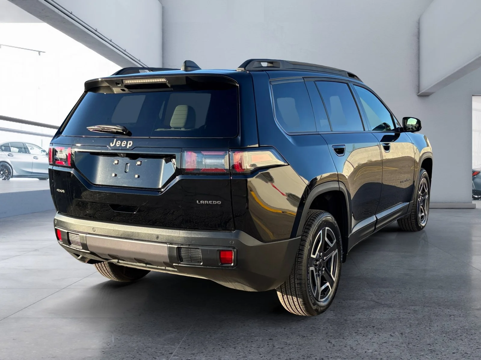 New 2026 Diamond Black Crystal Pearl Jeep Laredo image 5