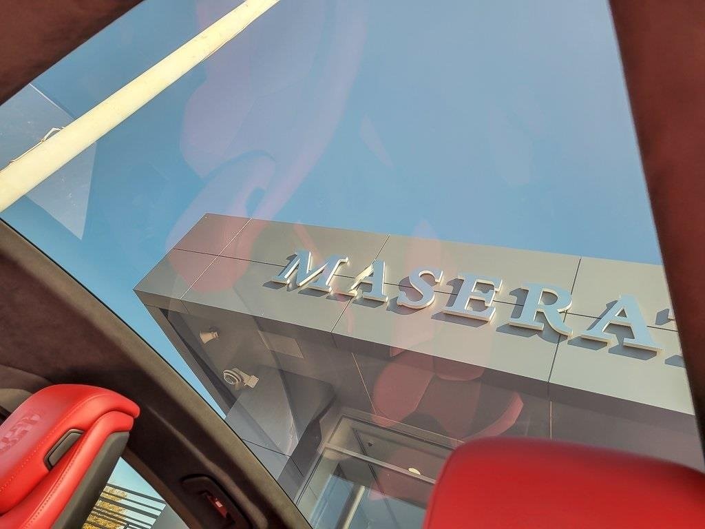 2022 PORSCHE TAYCAN - Image 12