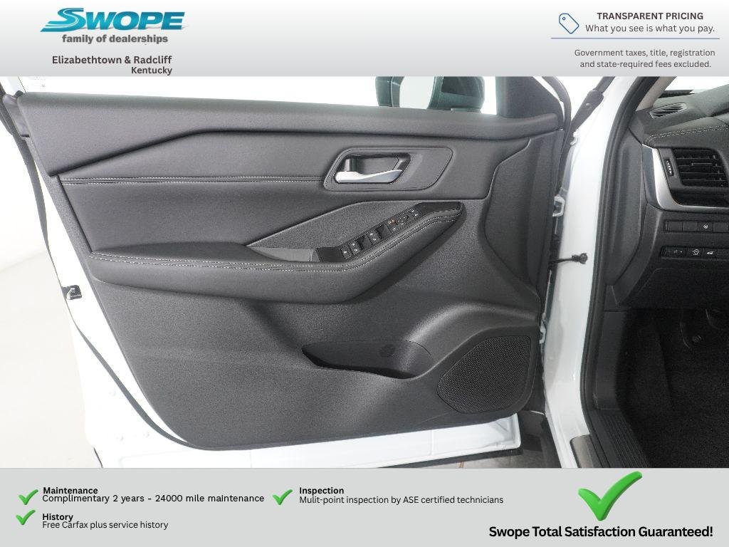 Used 2026 Everest White Pearl Tricoat Nissan Dark Armor image 14