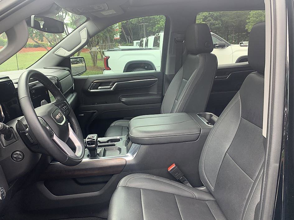 Used 2023 Onyx Black GMC SLT image 10